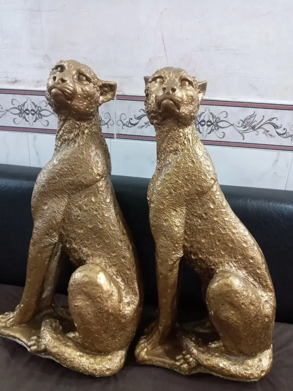 دو عدد مجسمه‌ی گچی پلنگ|مجسمه، تندیس، ماکت|برازجان, |دیوار