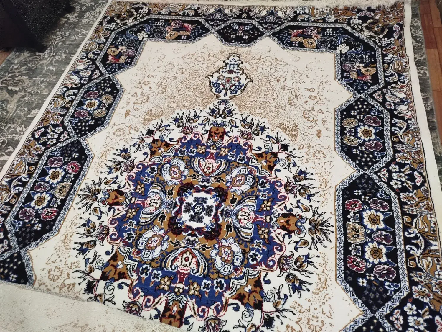 یک جفت فرش شش متری در حد نو باهم ۴ تومن|فرش|کرج, حیدرآباد|دیوار