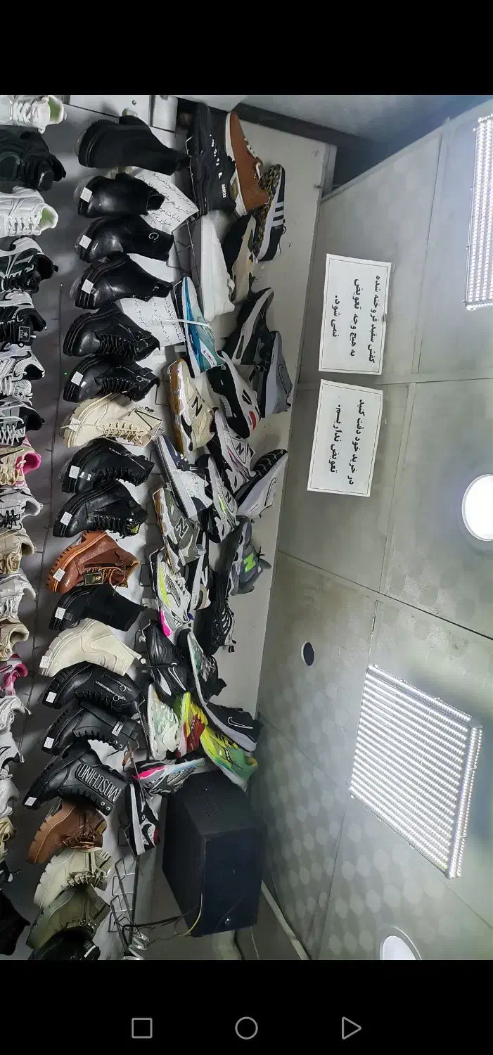 فروش حدود 200جفت بوت و نیم بوت زنانه|کیف، کفش، کمربند|مرودشت, ژیان|دیوار