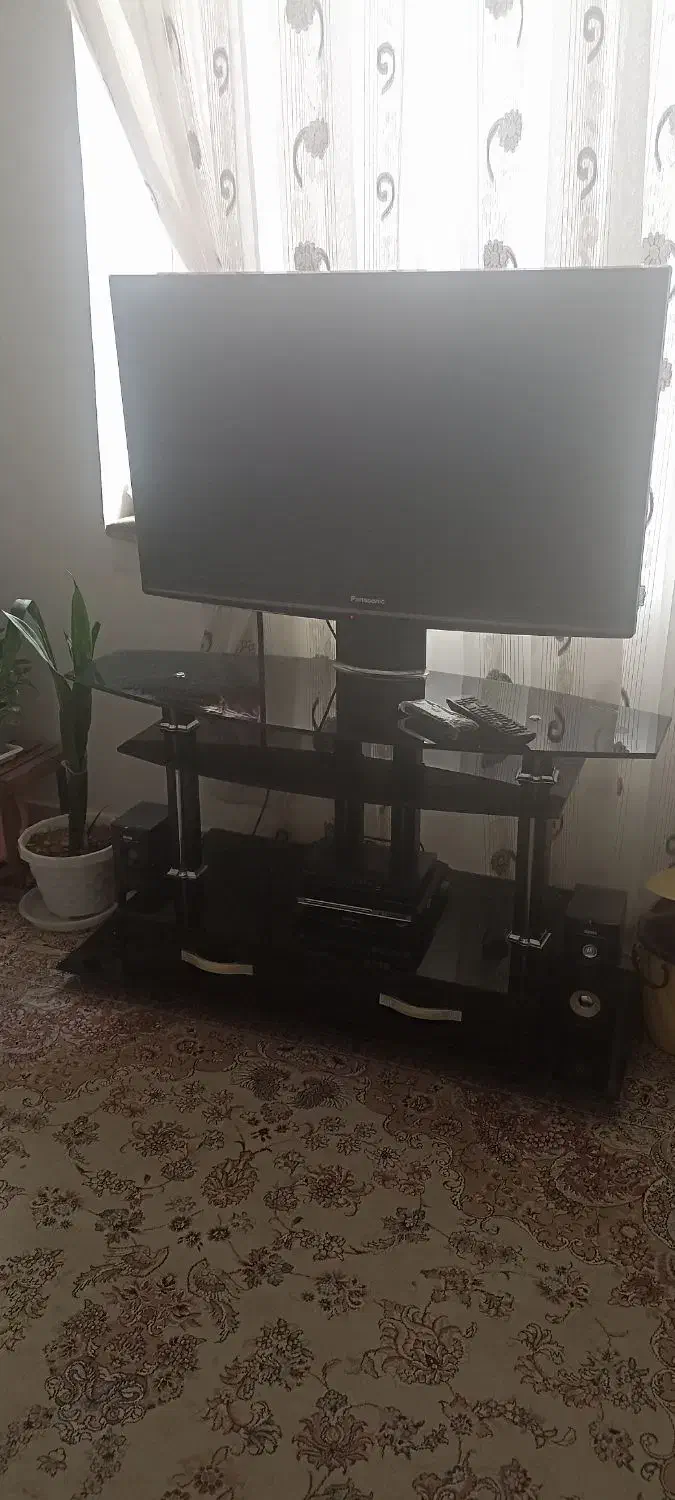 تلویزیون ال سی دی به همراه میز|تلویزیون و پروژکتور|فردوس (خراسان), |دیوار