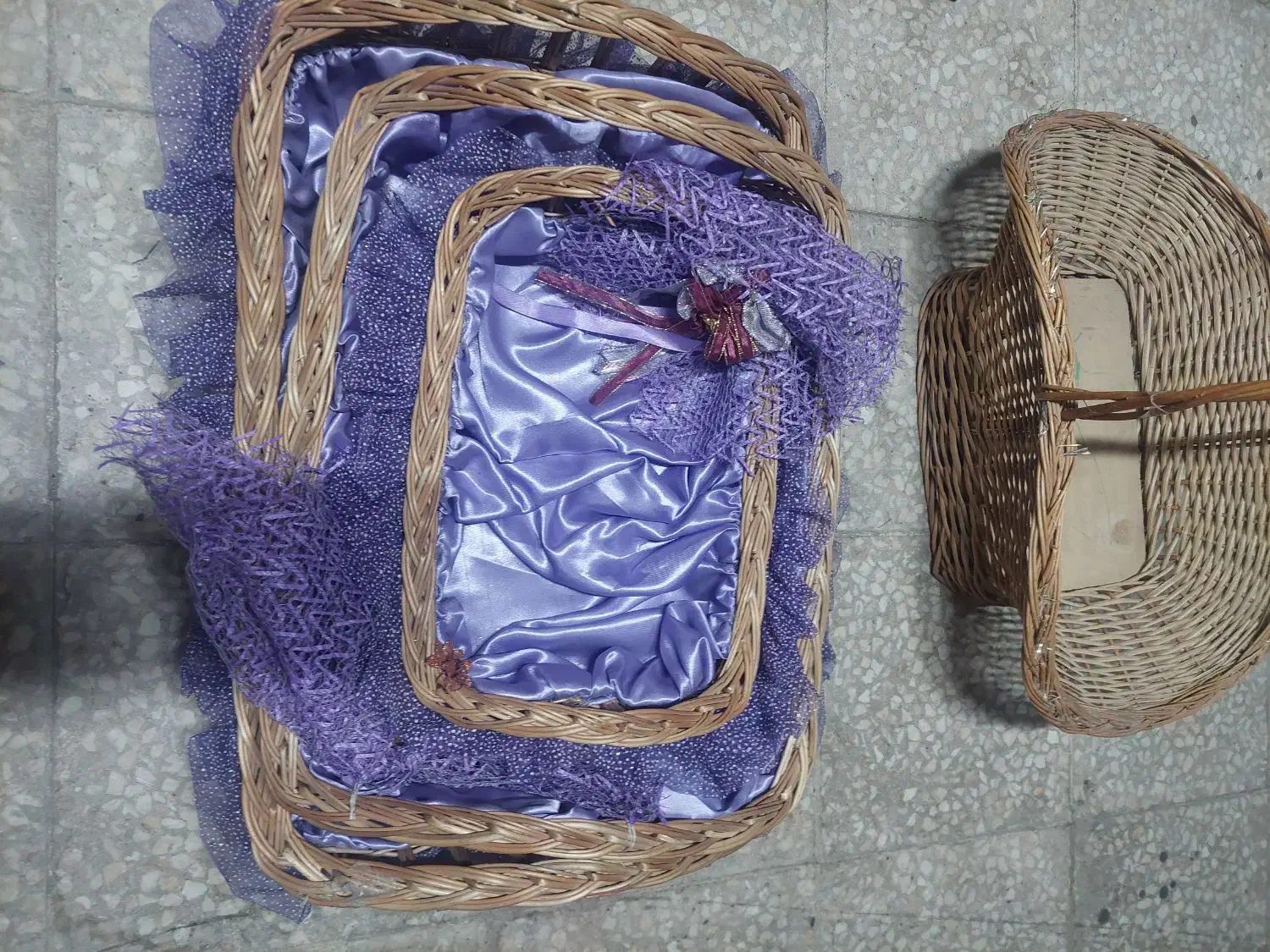 سبد خریدبازارعروس وداماد|ظروف سرو و پذیرایی|قم, انصار‌الحسین|دیوار