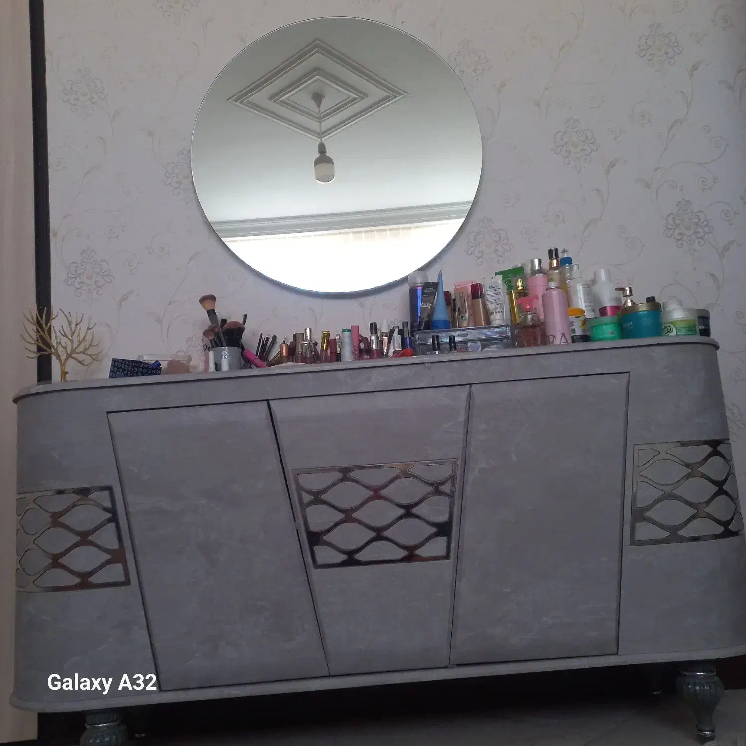 آینه کنسول و میز تی وی|بوفه، ویترین، کنسول|مشهد, رضاییه|دیوار