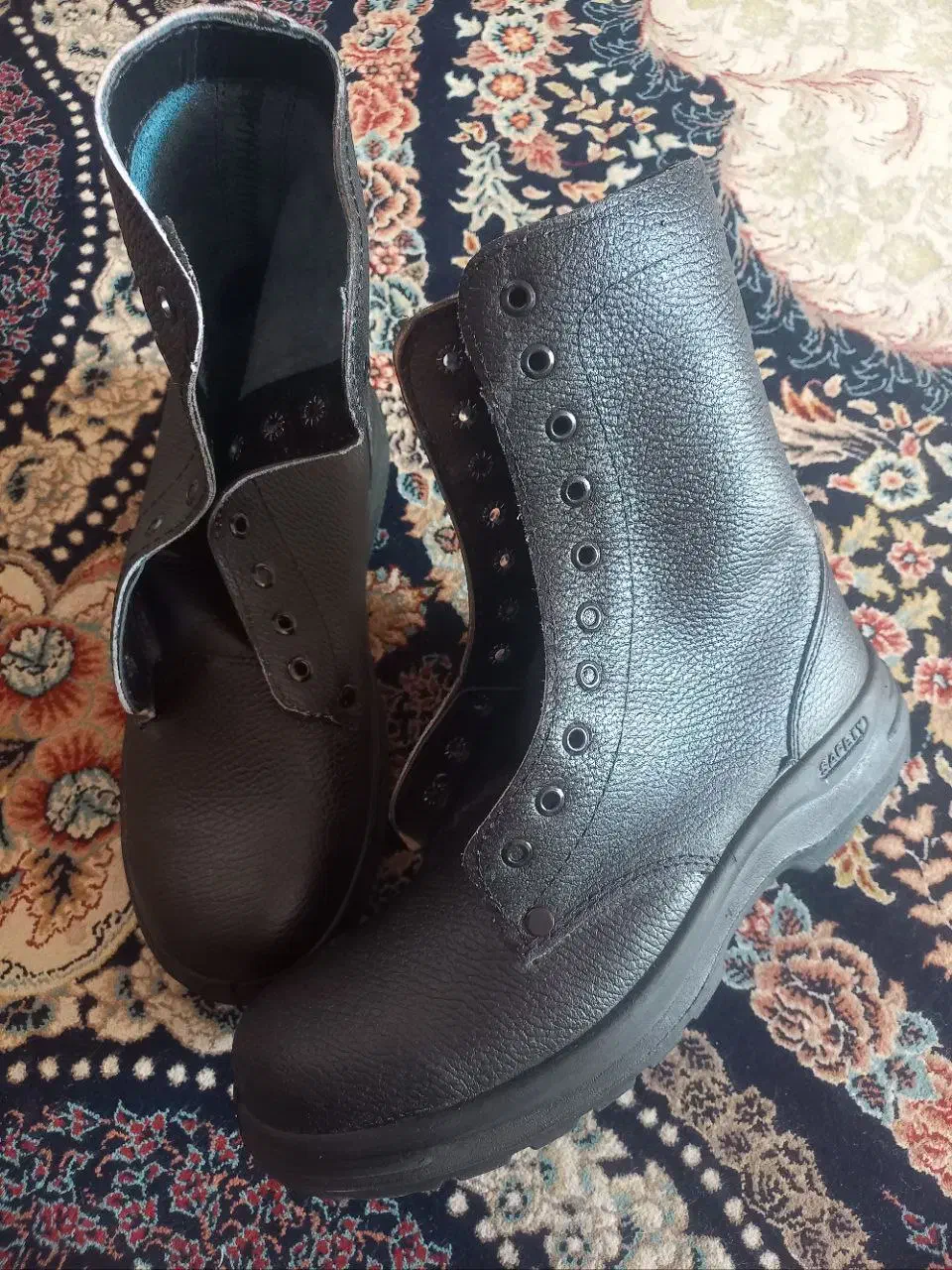 پوتین نو|کیف، کفش، کمربند|بندر گز, |دیوار