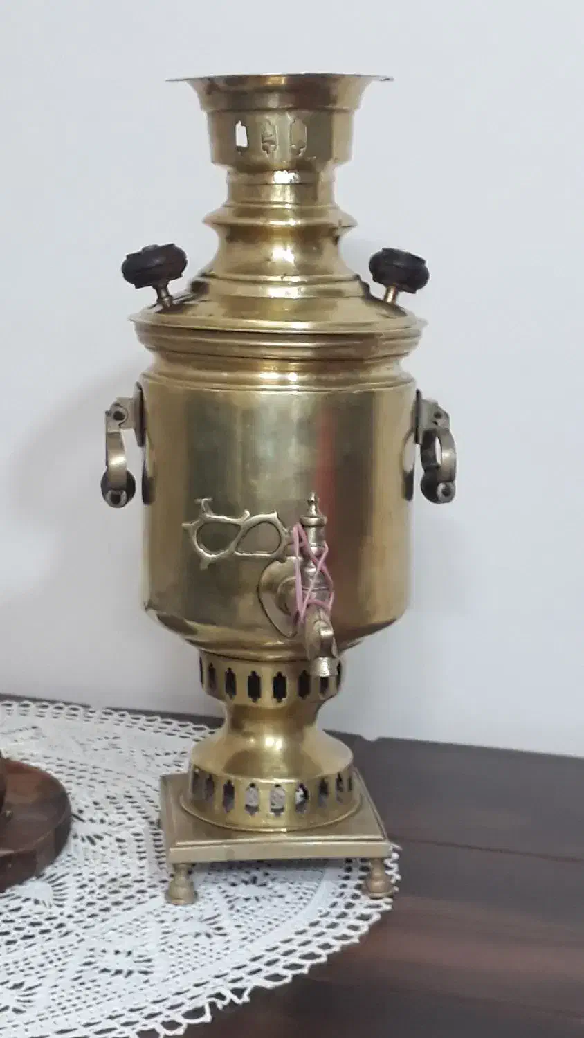 سماور زغالی قدیمی|کلکسیون اشیاء عتیقه|گرگان, |دیوار