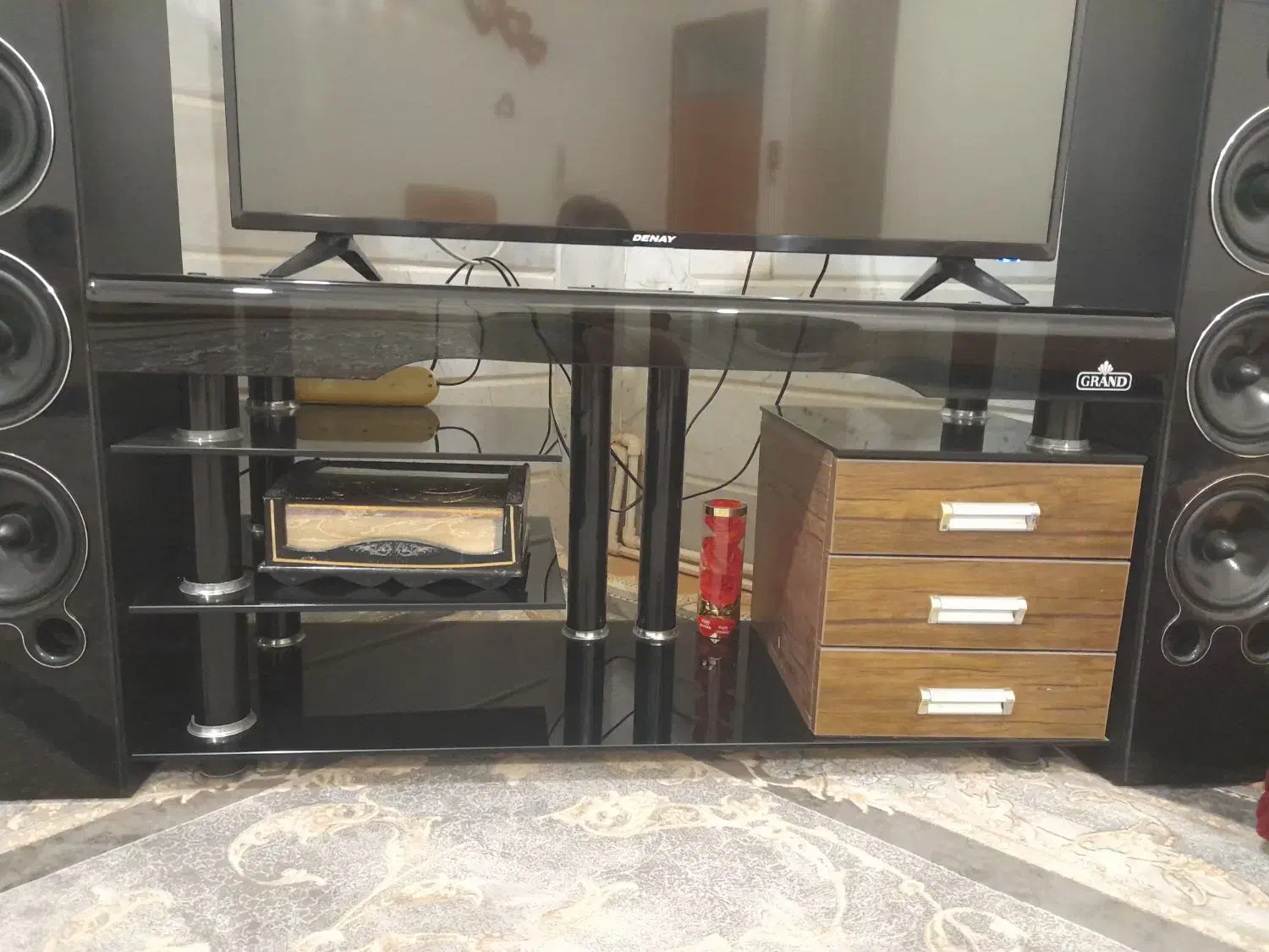 میزتلویزیون بزرگ تا۵۰جواب میده قیمت۶۰۰ تومان سالم|میز تلویزیون|بردسکن, |دیوار