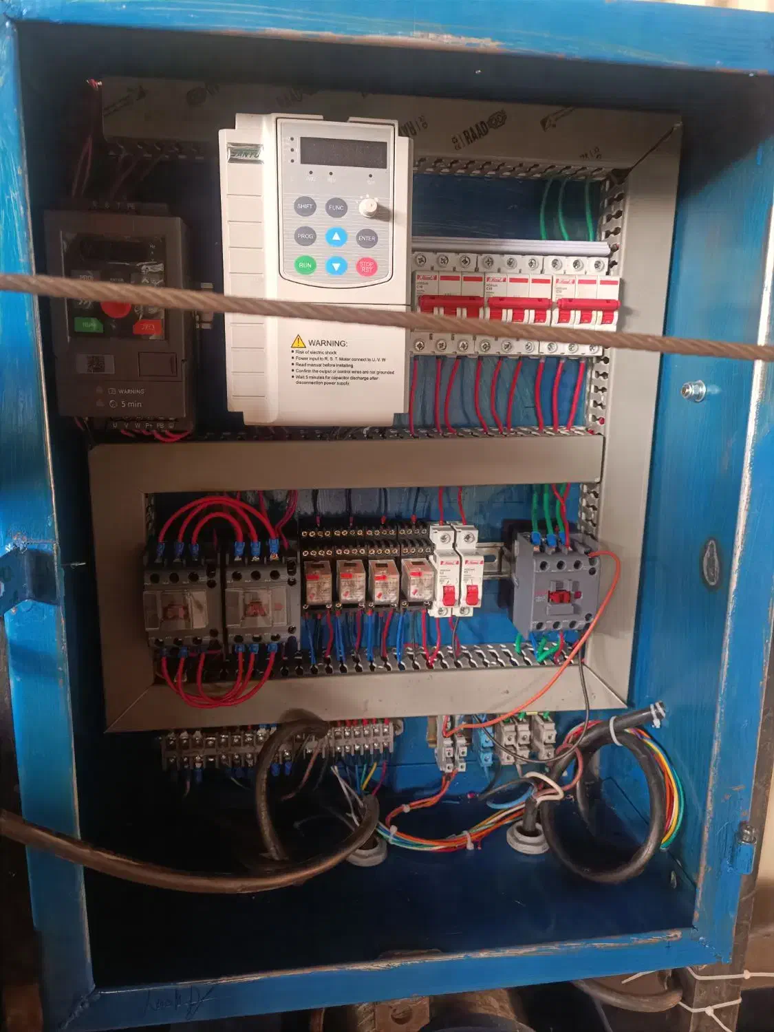 برقکار صنعتی ساختمانی(پروژه ای و تعمیرات)|خدمات پیشه و مهارت|لنجان, |دیوار