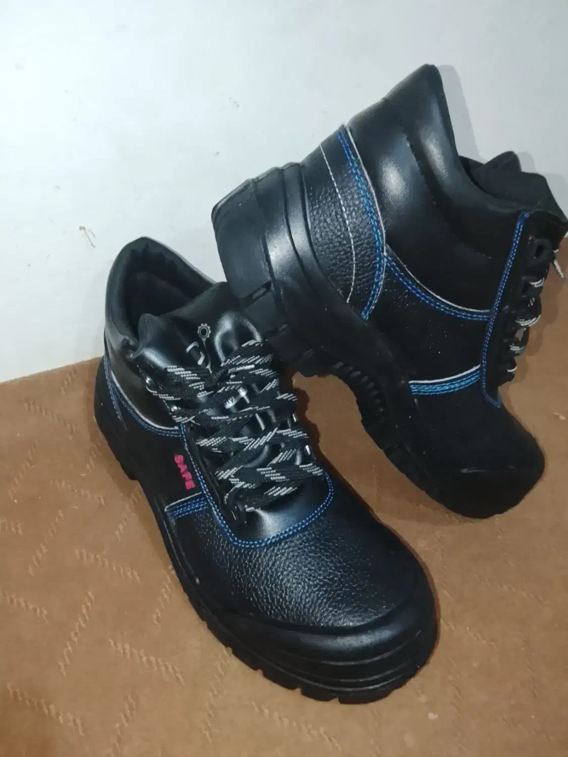 کفش ایمنی پاک و|کیف، کفش، کمربند|کرمانشاه, |دیوار