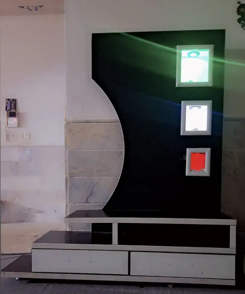 زیر تلویزیون چوبی محکم شیک هالوژن لامپ روز مادر|میز تلویزیون|قم, حنیف نژاد|دیوار