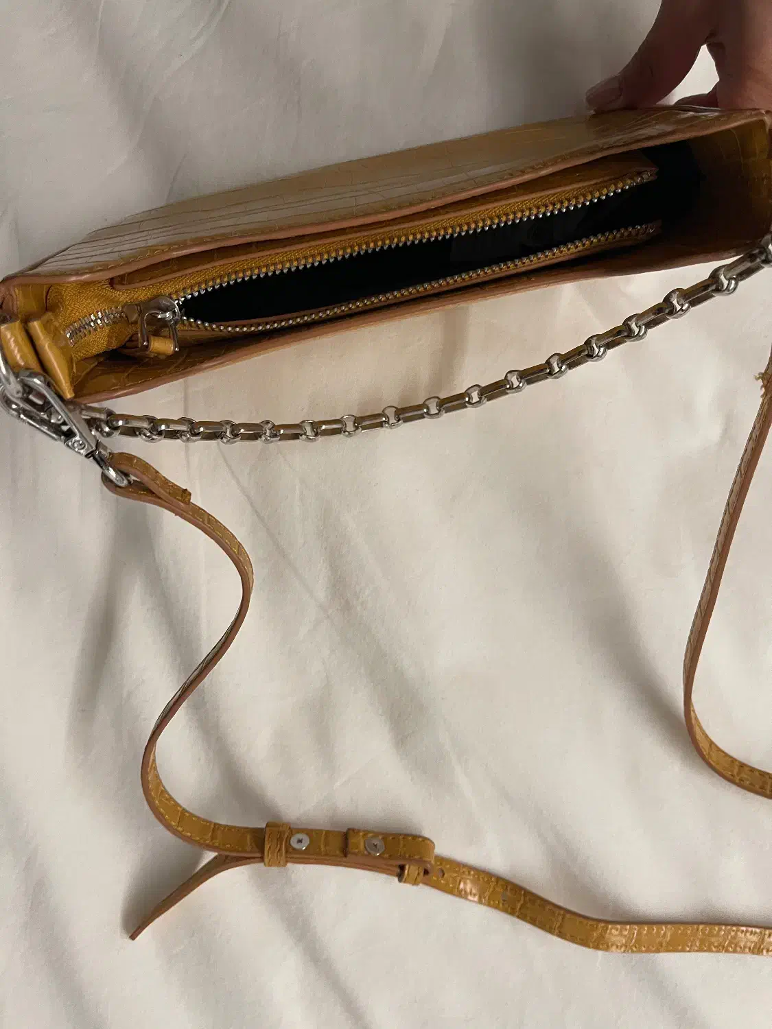 کیف دستی رو دوشی منگو mango|کیف، کفش، کمربند|تهران, فرمانیه|دیوار