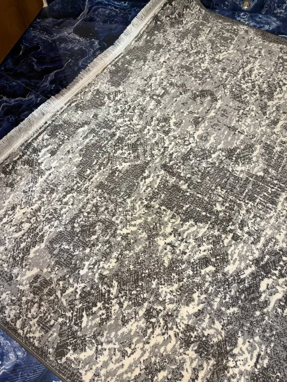 قالیچه اتاق خواب ۱.۵ در ۲.۲۵|فرش|پردیس, فاز ۴|دیوار