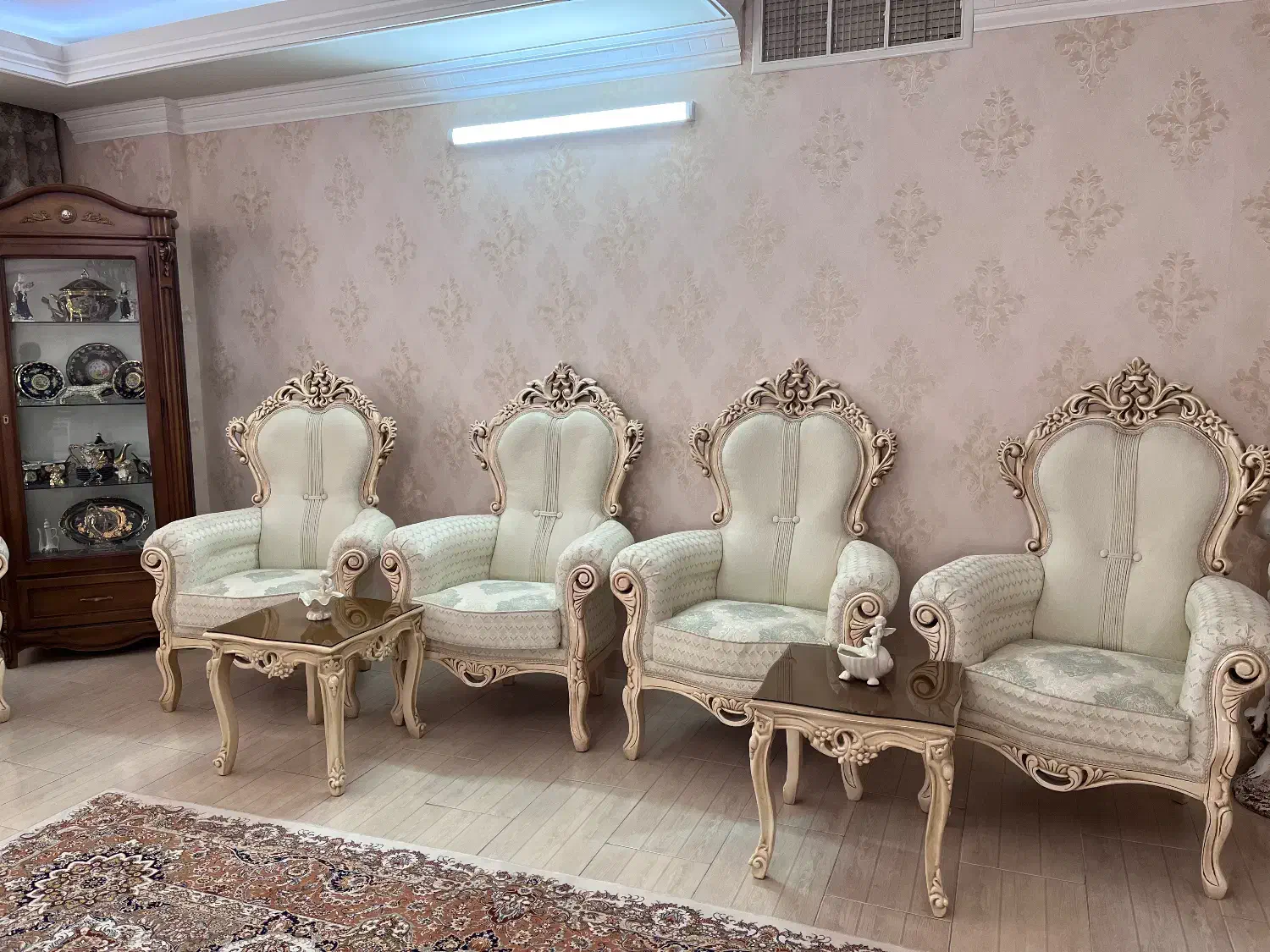 مبلمان ۹ نفره و ناهارخوری ۸ نفره سلطنتی|مبلمان خانگی و میز عسلی|سبزوار, فرهنگیان|دیوار