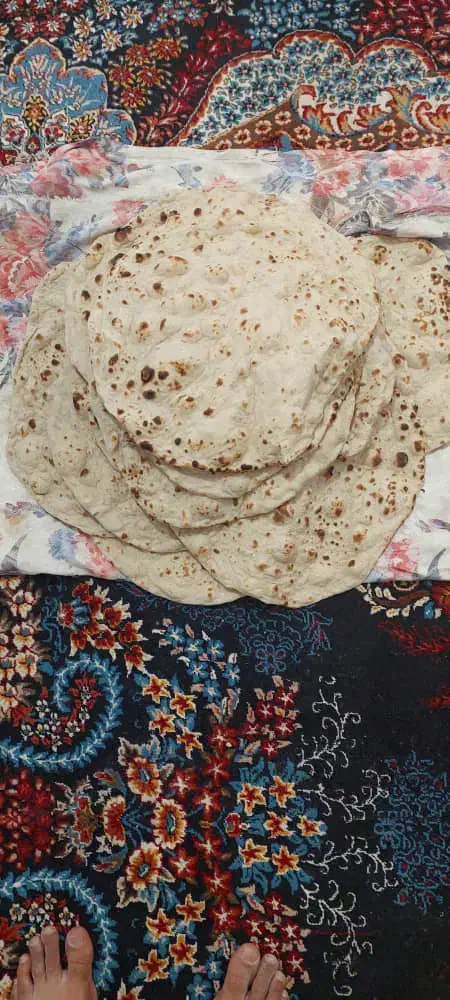 پخت نان محلی با تنور|خوردنی و آشامیدنی|شیراز, قلعه شاهزاده بیگم|دیوار