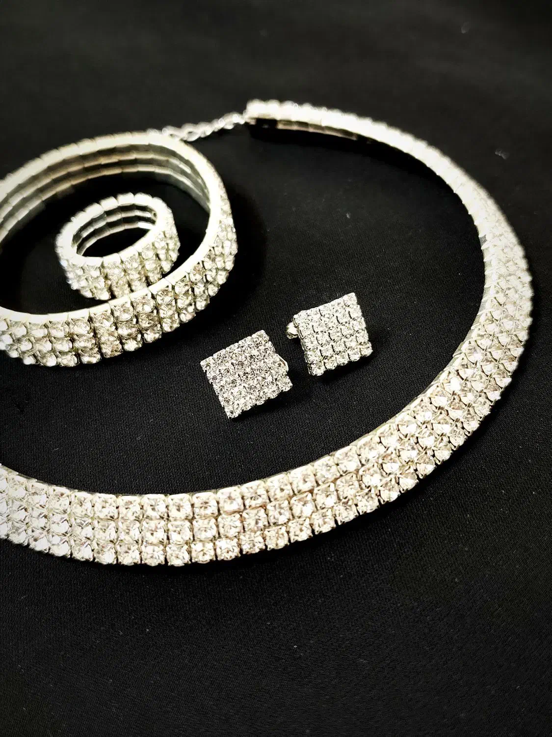 سرویس نگین دار ۳لاین ضدریزش ضدحساسیت نو|زیورآلات و اکسسوری|قم, بنیاد|دیوار