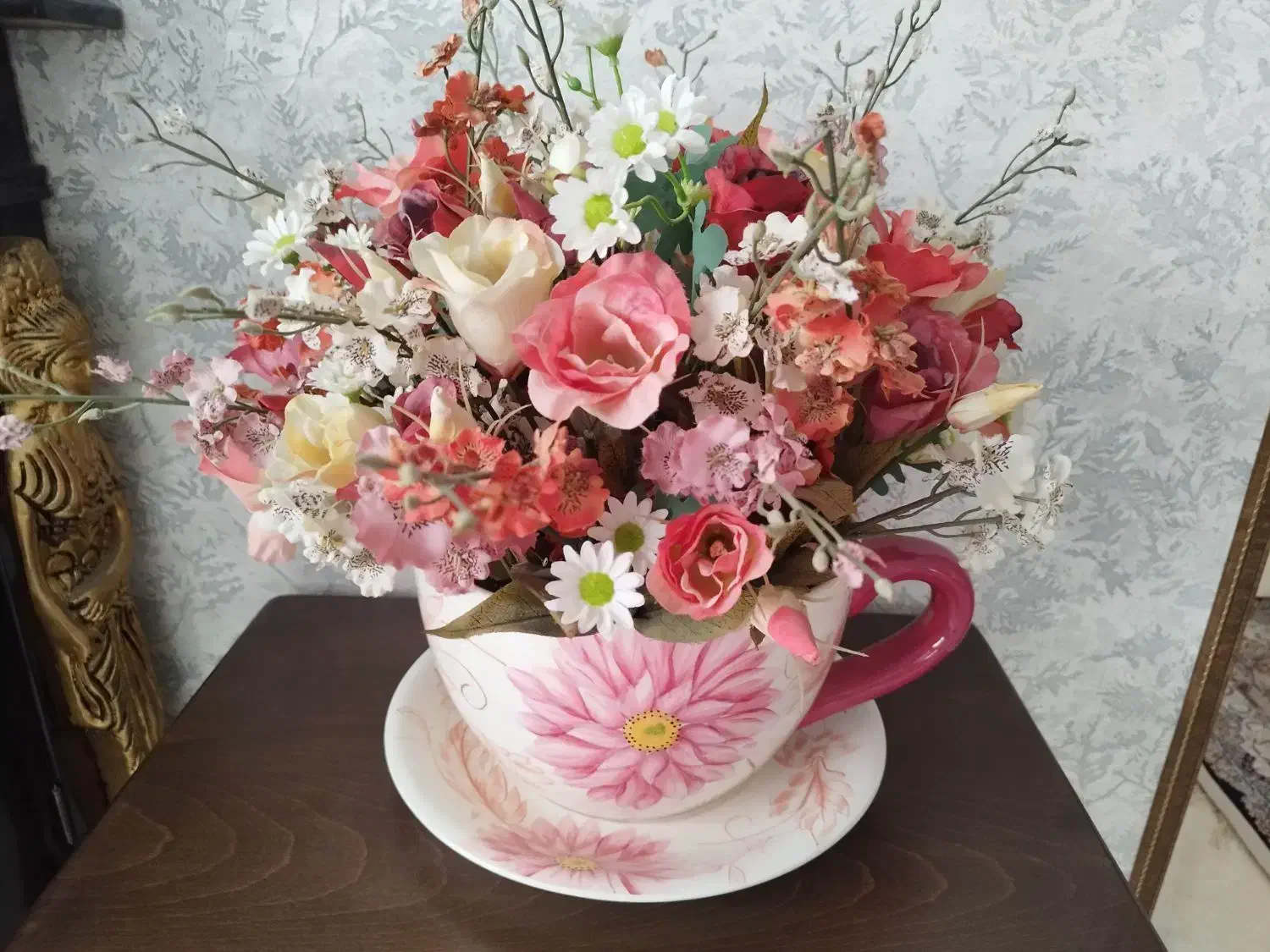 گل مصنوعی فنجان نعلبکی بزرگ|گل مصنوعی|فردیس, منظریه|دیوار