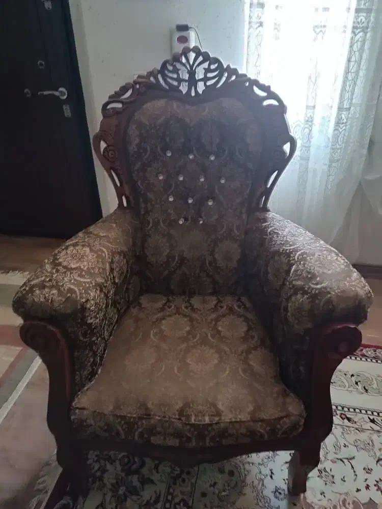 فروش مبل سلطنتی۸نفره|مبلمان خانگی و میز عسلی|خرمشهر, |دیوار