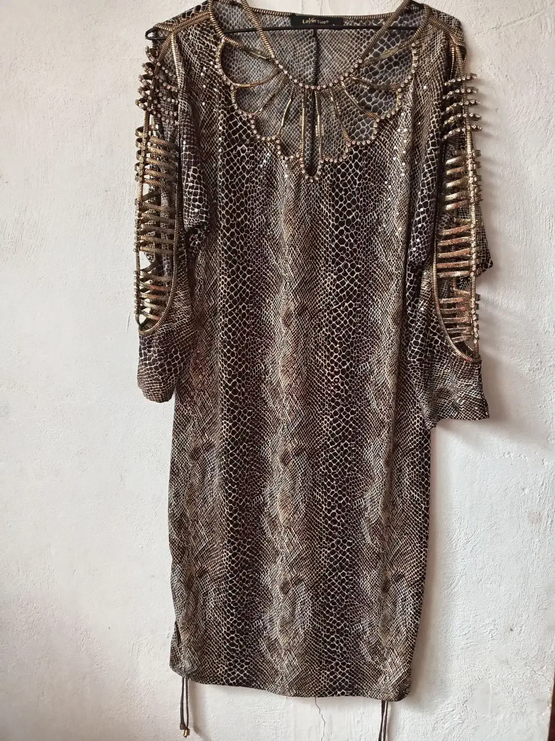 لباس تیکه 50|لباس|برخوار, |دیوار