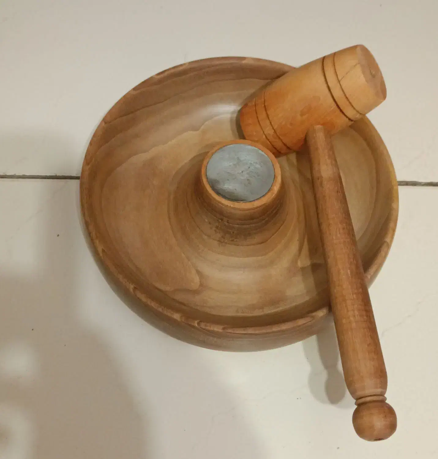 گردو شکن با چوب گردو|صنایع دستی و سایر لوازم تزئینی|فولادشهر, B2|دیوار