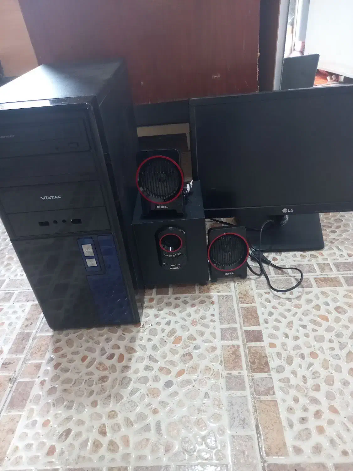 کامپیوتر رومیزی|رایانه رومیزی|الشتر, |دیوار