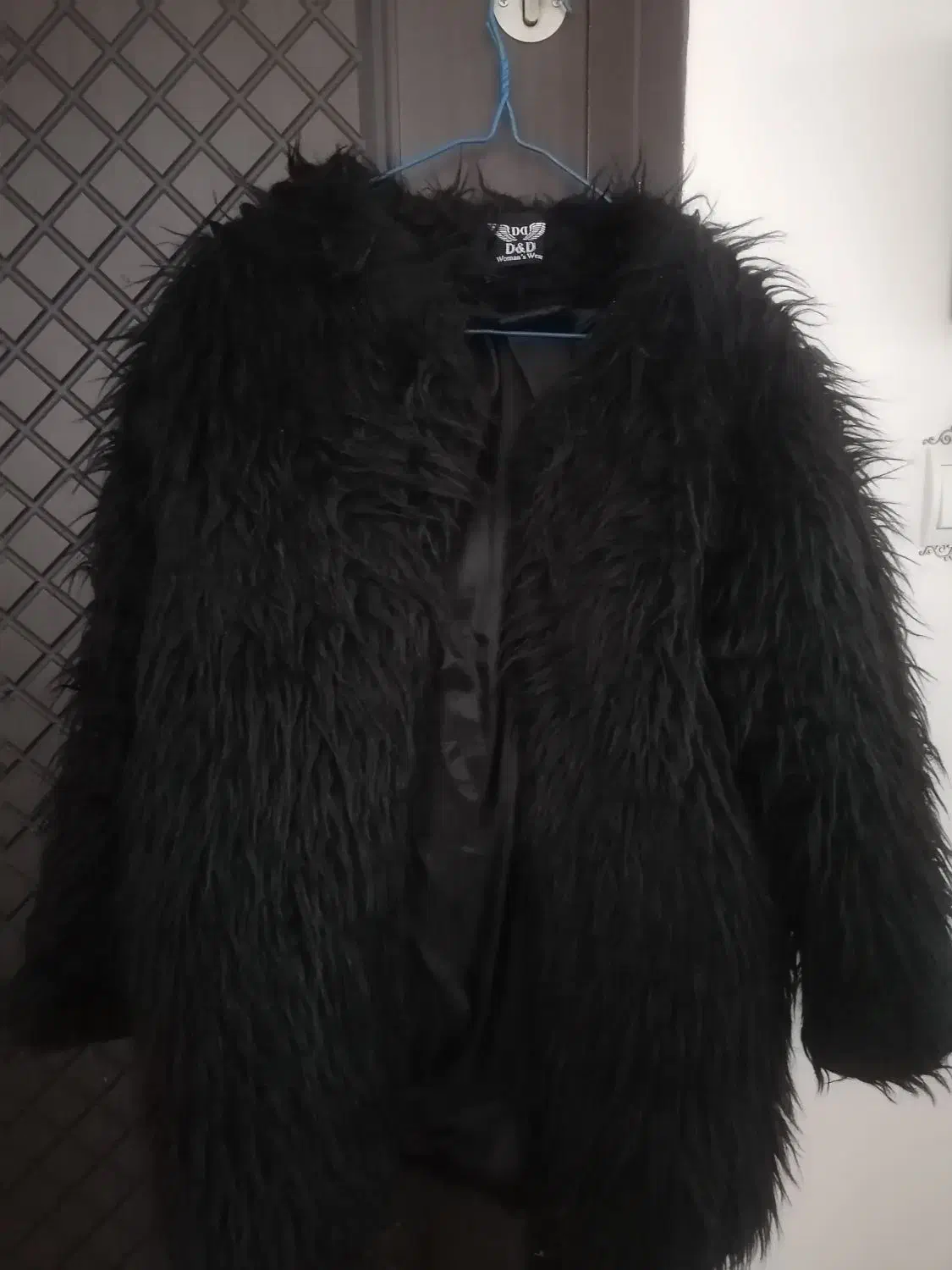 پالتو|لباس|سیاهکل, |دیوار