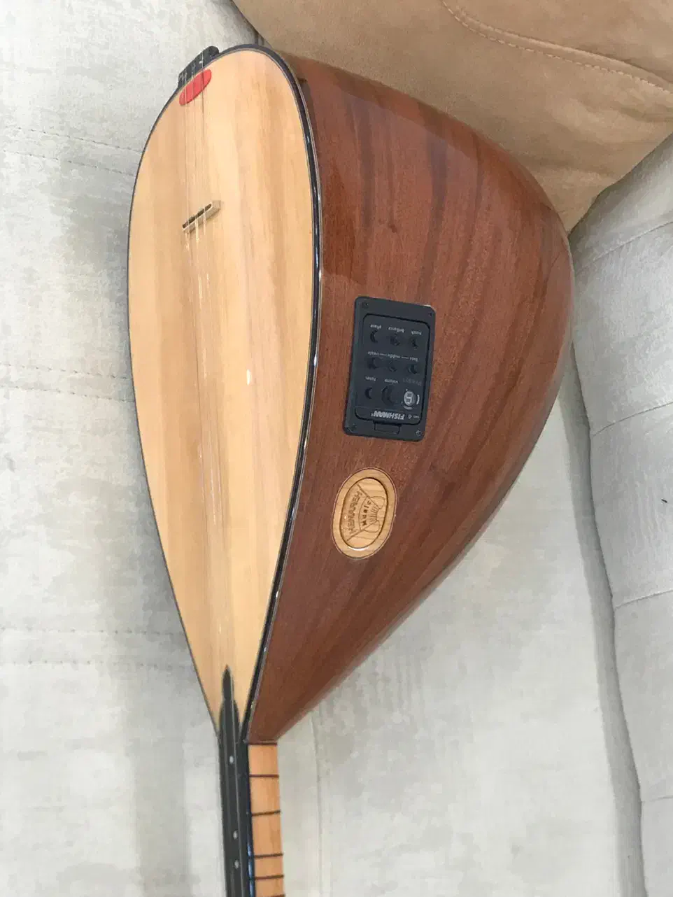 ساز باغلاما دسته بلند هناره|سازهای سنتی|ارومیه, |دیوار