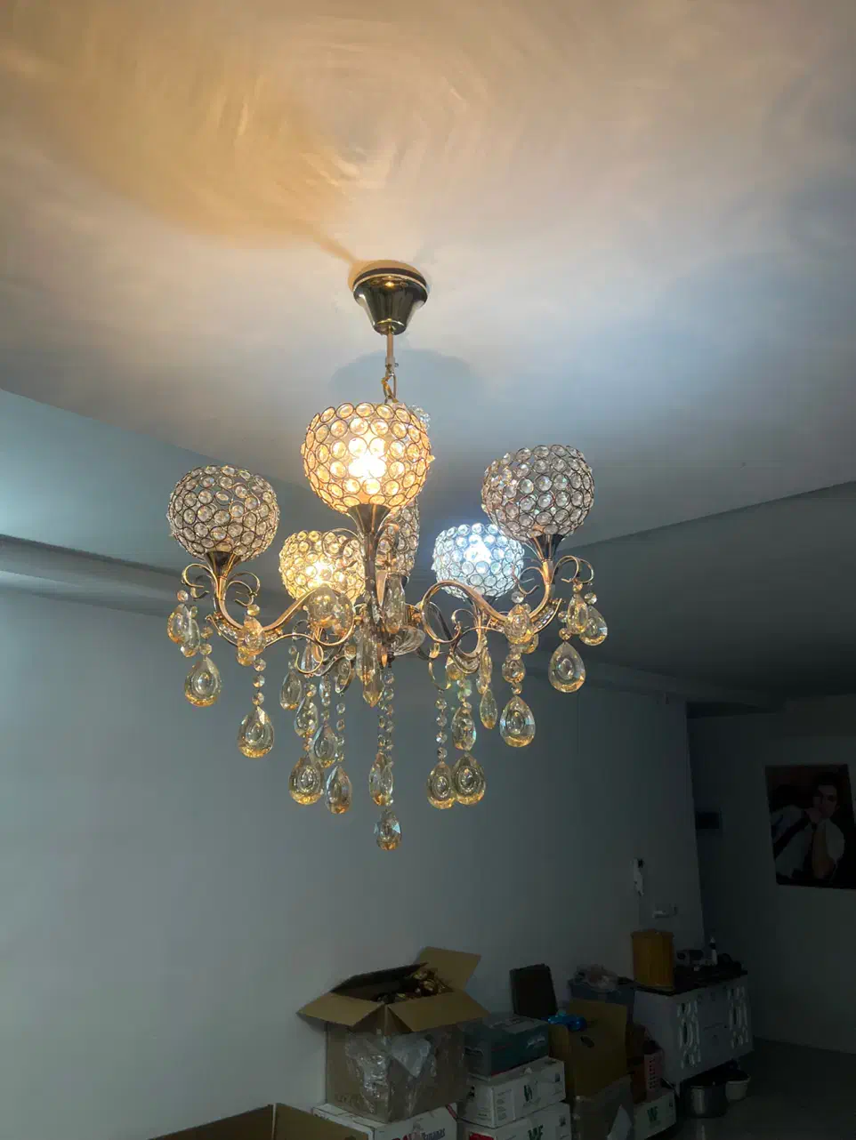 لوستر طلایی رنگ ثابت|لوستر و چراغ آویز|مشهد, الهیه|دیوار