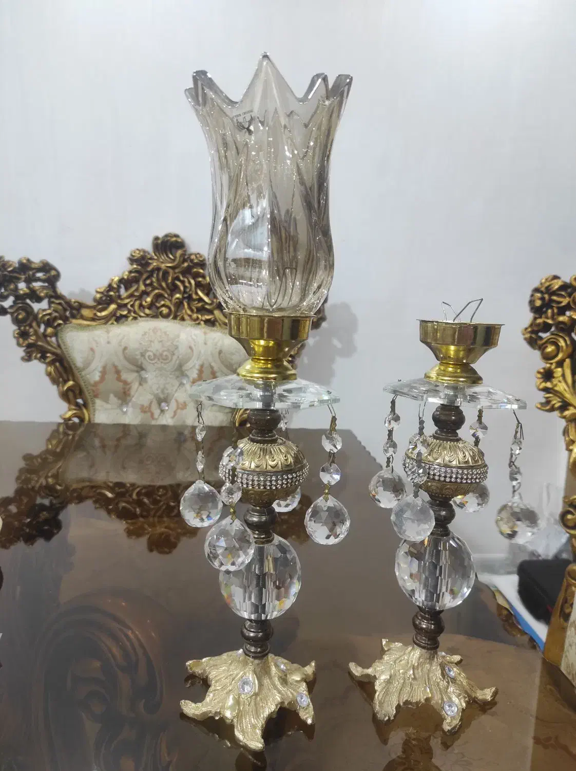 یک جفت چراغ خواب یکی از شیشه های شکسته|چراغ خواب و آباژور|پاکدشت, پاکدشت (مامازند)|دیوار