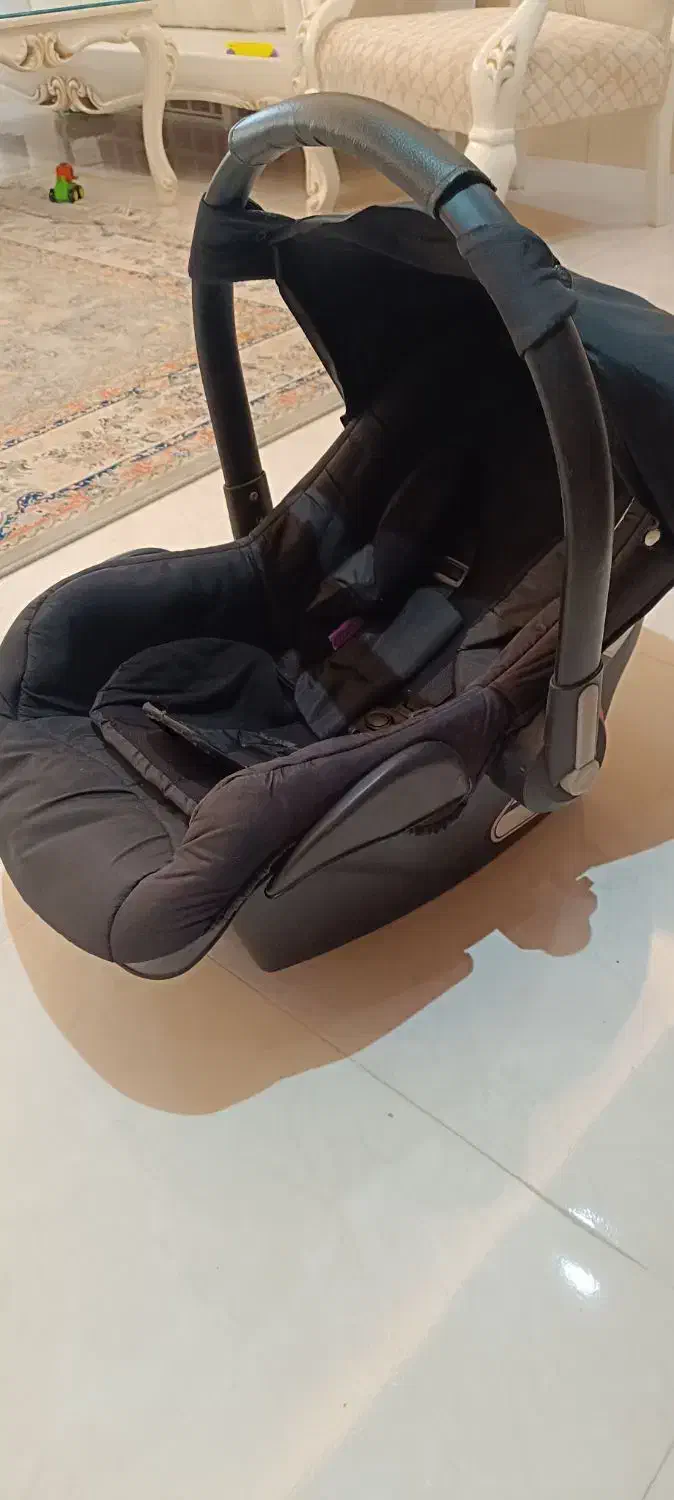 کریر بچه|کالسکه و لوازم جانبی|رباط‌کریم, رباط‌کریم|دیوار