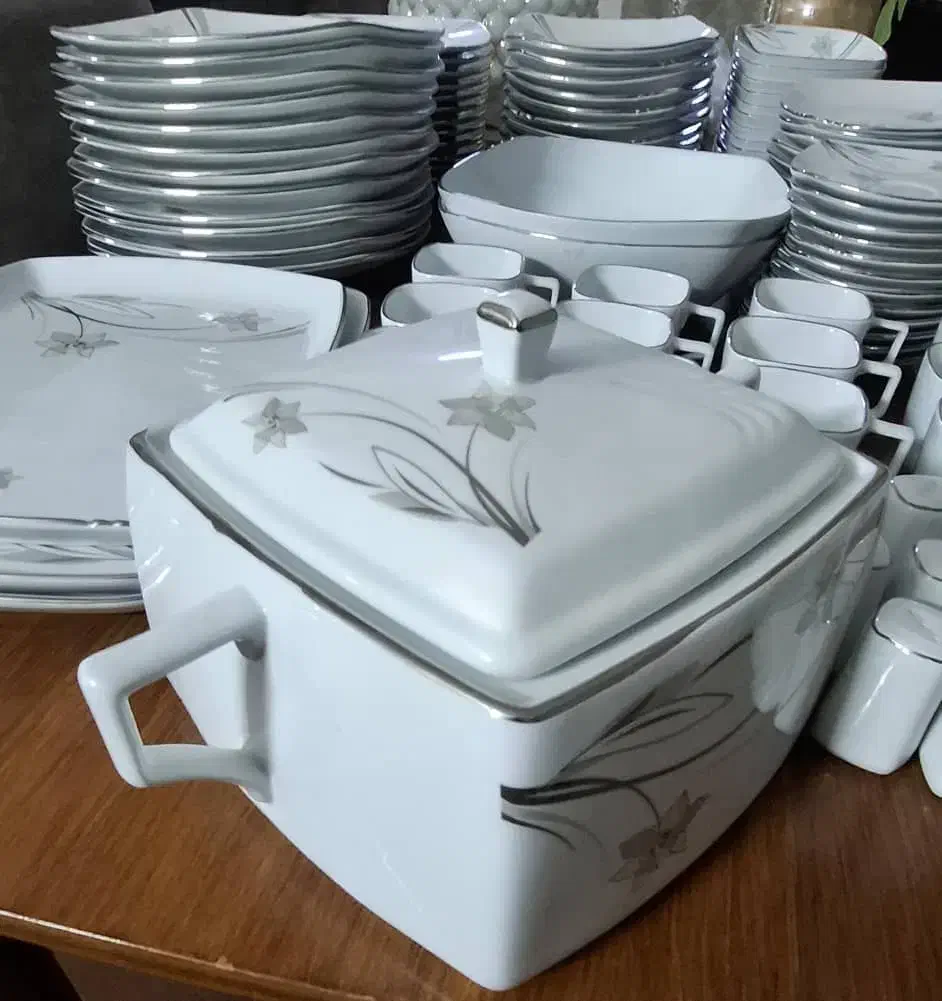 سرویس ۱۰۷ پارچه‌ چینی مقصود|ظروف سرو و پذیرایی|گرگان, |دیوار