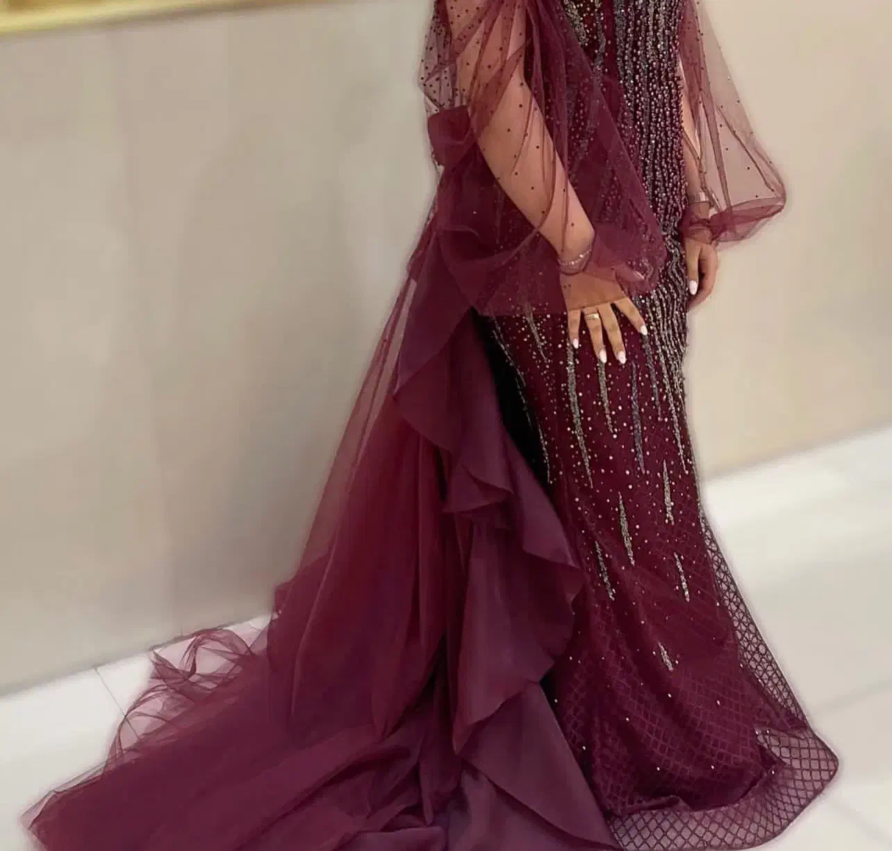 لباس مجلسی|لباس|ری, علایین|دیوار