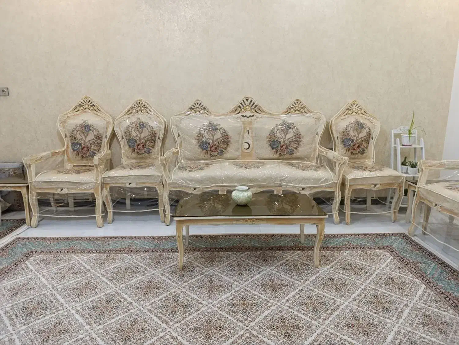 مبلمان سلطنتی|مبلمان خانگی و میز عسلی|شاهرود, |دیوار