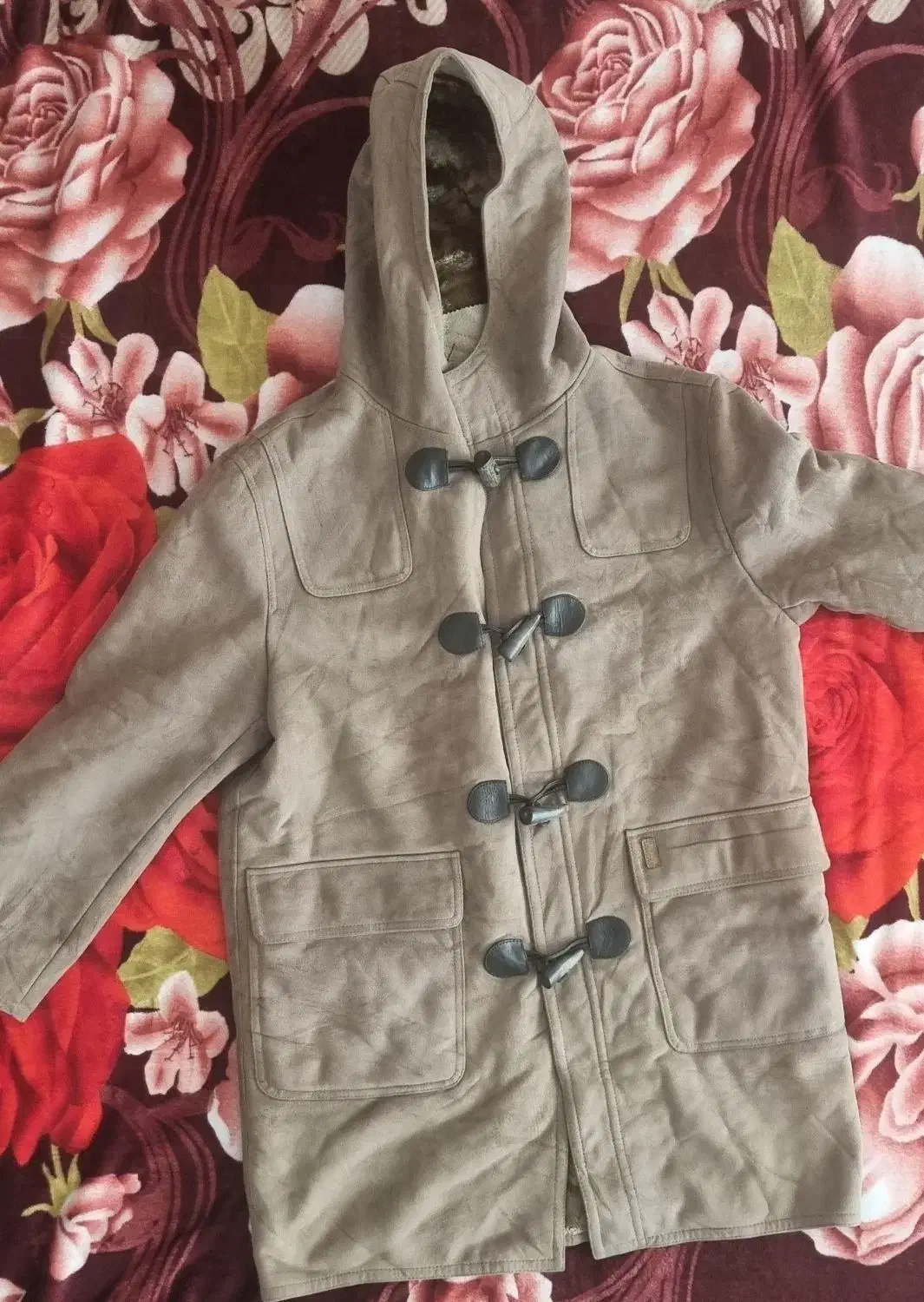 کاپشن نو|لباس|فولادشهر, مسکن مهر فولادشهر|دیوار