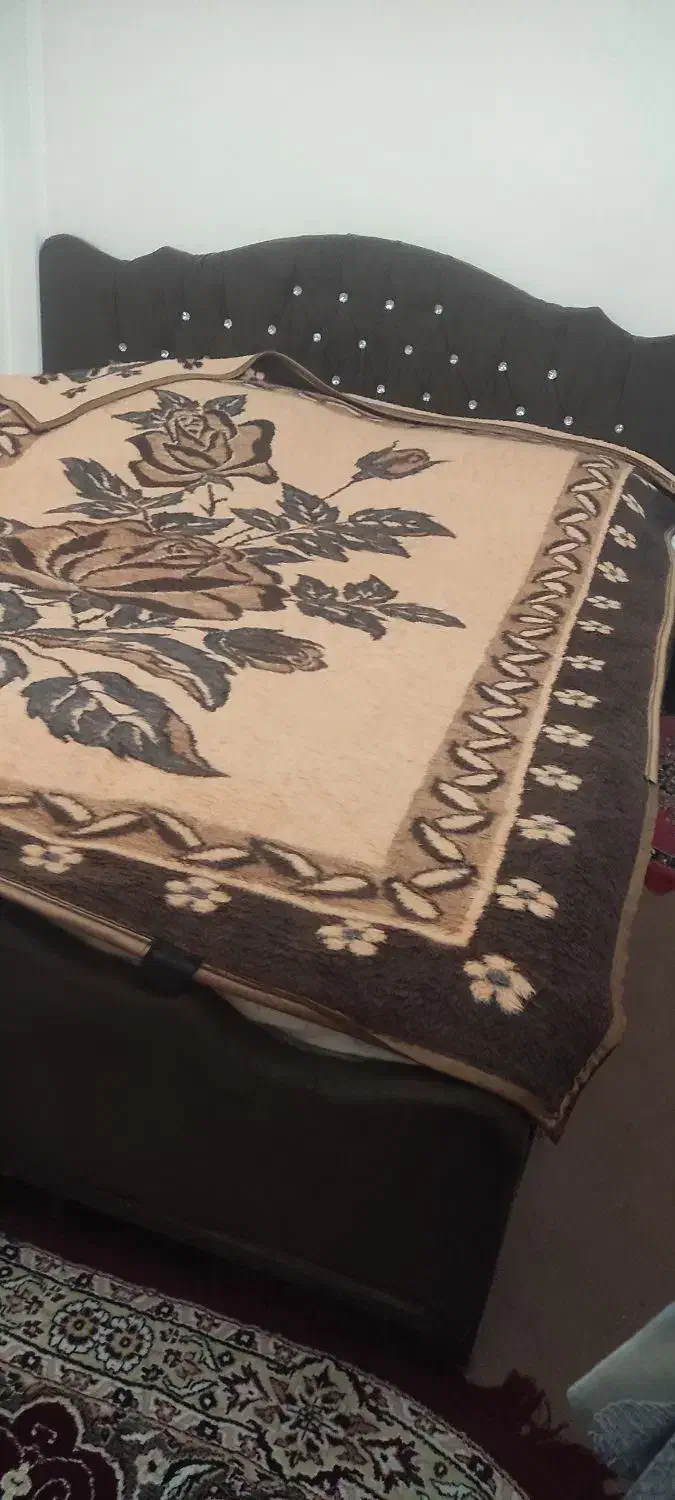 تخت دونفره|تخت و سرویس خواب|قرچک, شهرک طلائیه|دیوار