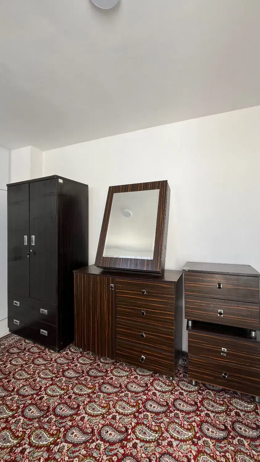 فروش کمد لباسی و میزآرایش و سرویس خواب|تخت و سرویس خواب|سیرجان, |دیوار