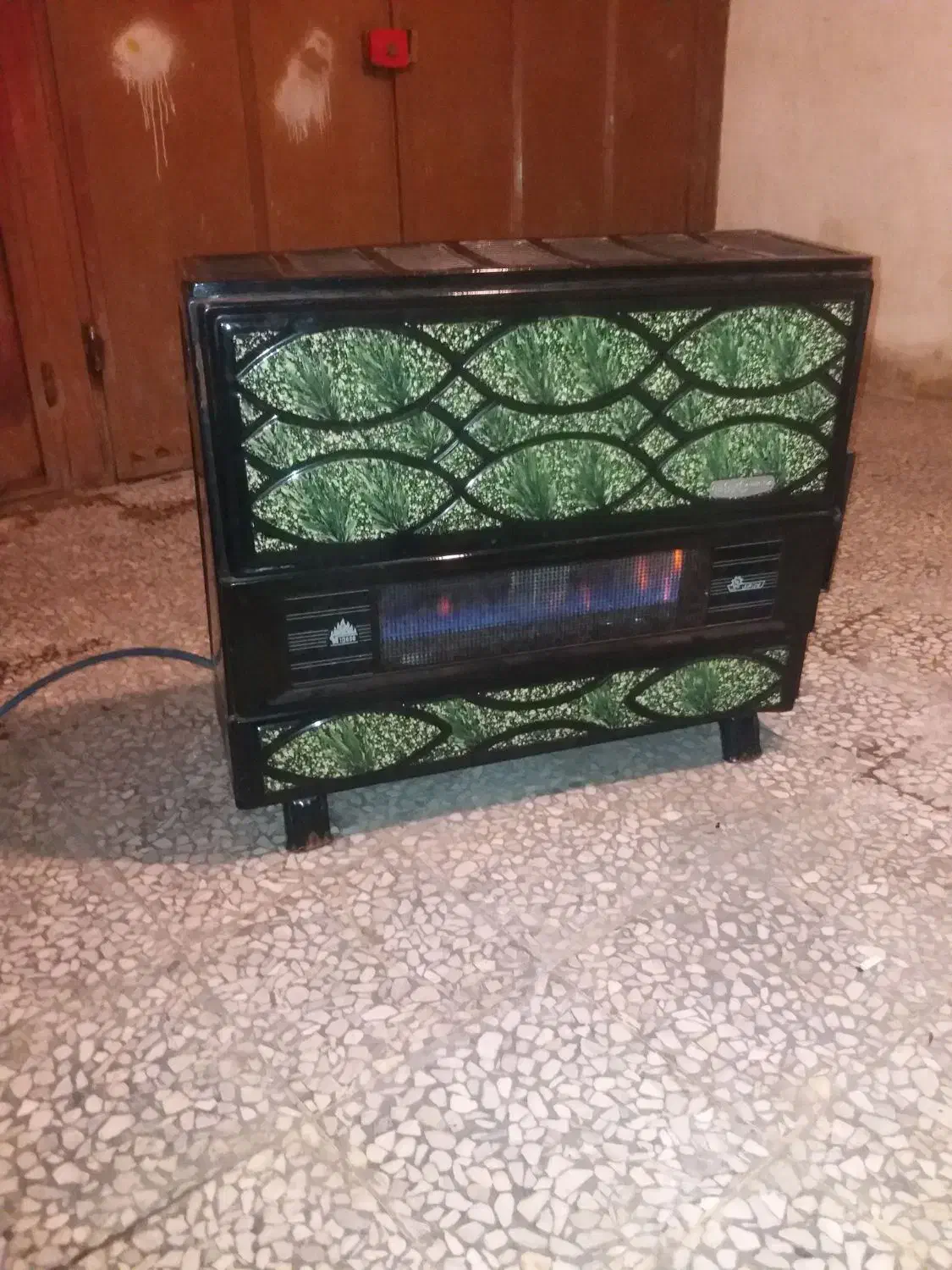 بخاری گازی بزرگ وکوچک|بخاری، هیتر، شومینه|رشت, ولکس|دیوار