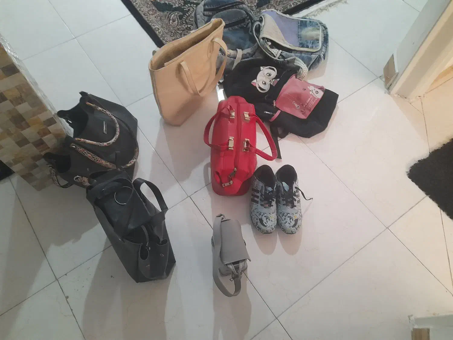 کیف ها|کیف، کفش، کمربند|محمدشهر, عباس آباد|دیوار