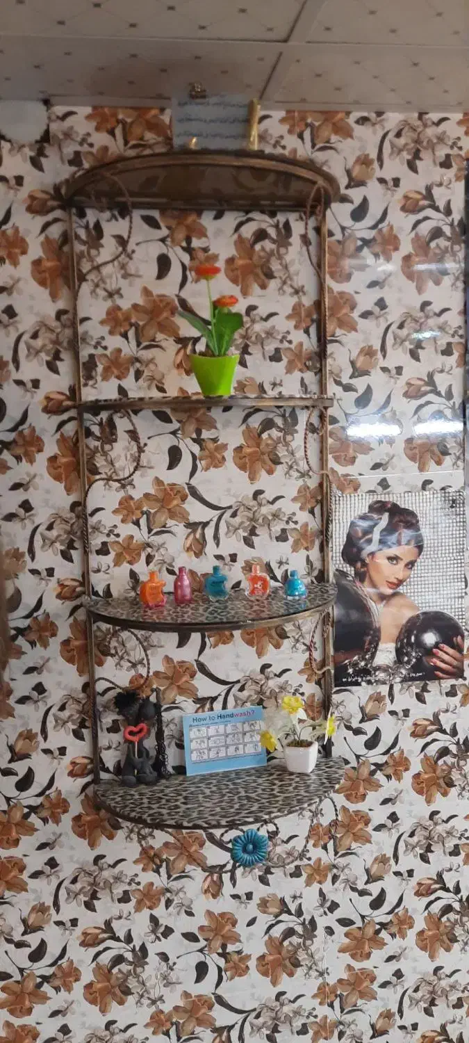 ست کامل آینه و میز فرفروژه|مبلمان خانگی و میز عسلی|تربتحیدریه, شهرک ولیعصر|دیوار