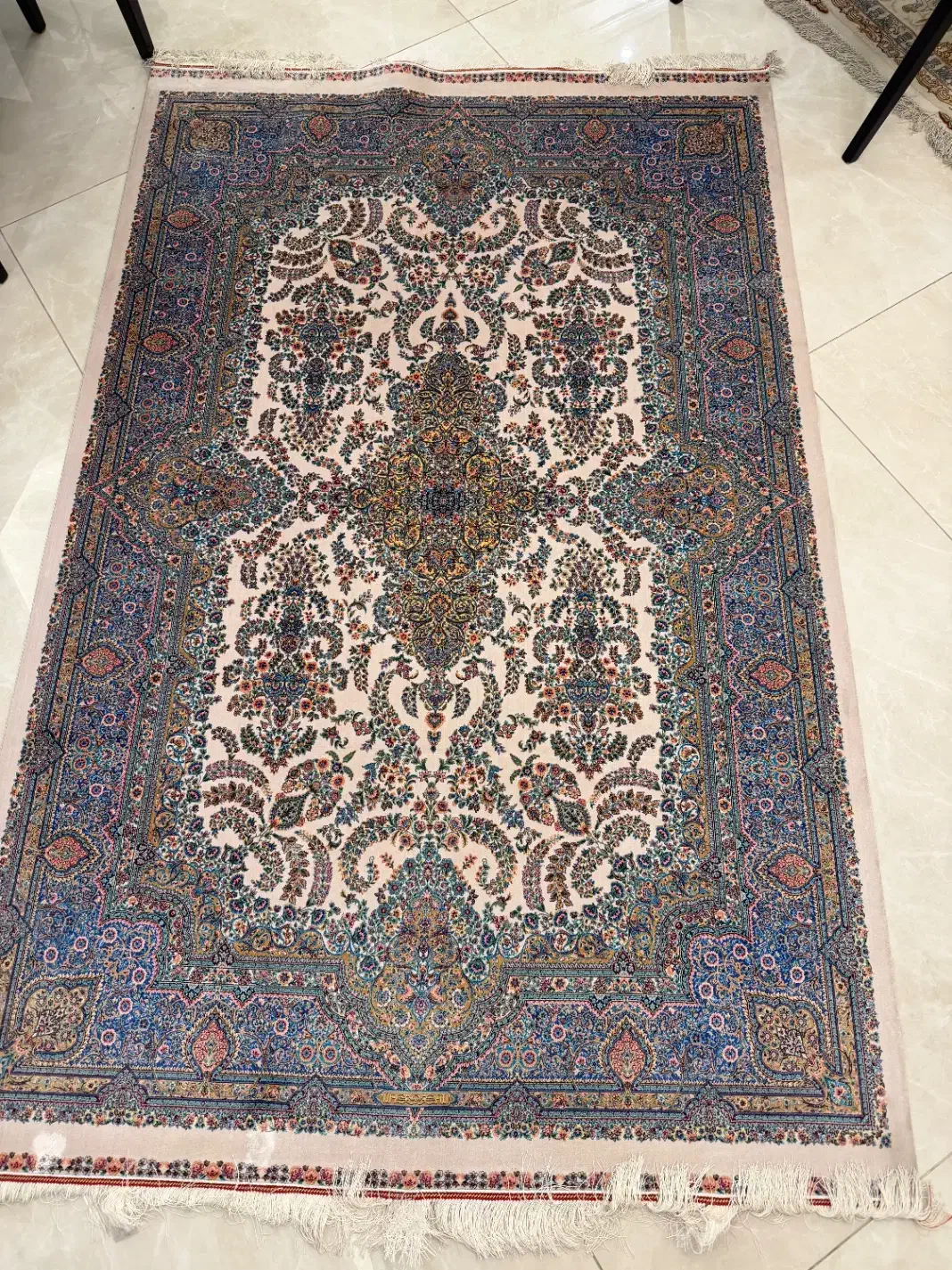 فرش ابریشمی ۱۷۰۰ شانه|فرش|تهران, نیلوفر|دیوار