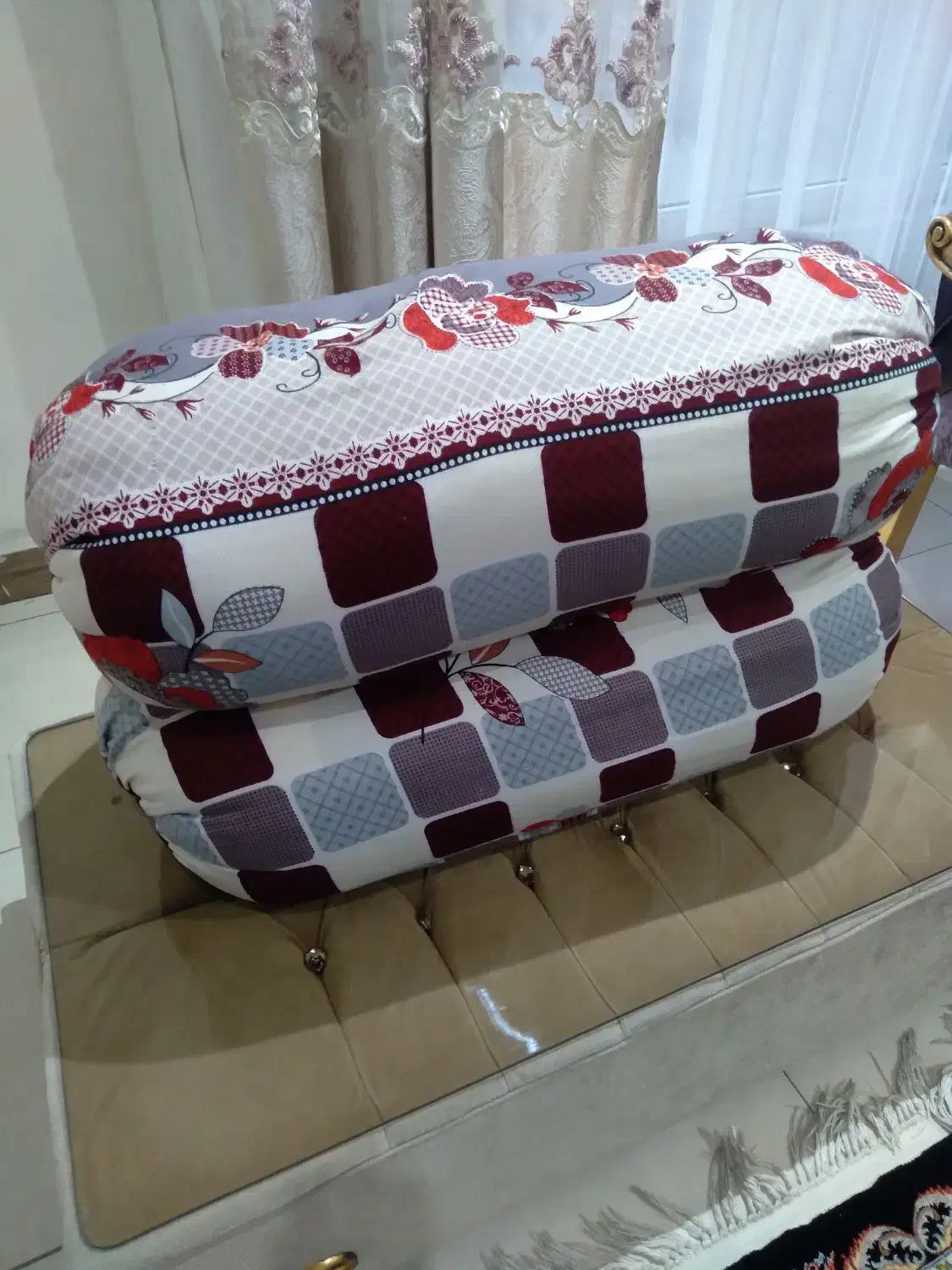 بالش پر|رختخواب، بالش، پتو|فردیس, منظریه|دیوار