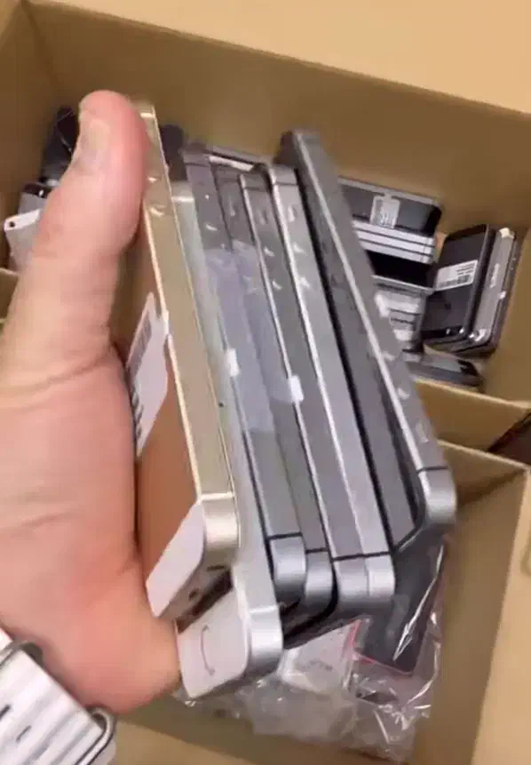 اپل استور بانه گوشی های وارداتی آیفون 5 و 5s|موبایل|تهران, استاد معین|دیوار