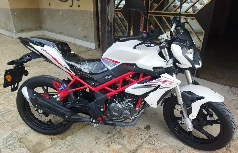 بنلی نیوفیس (مدارک تکمیل)|موتورسیکلت|بروجرد, |دیوار