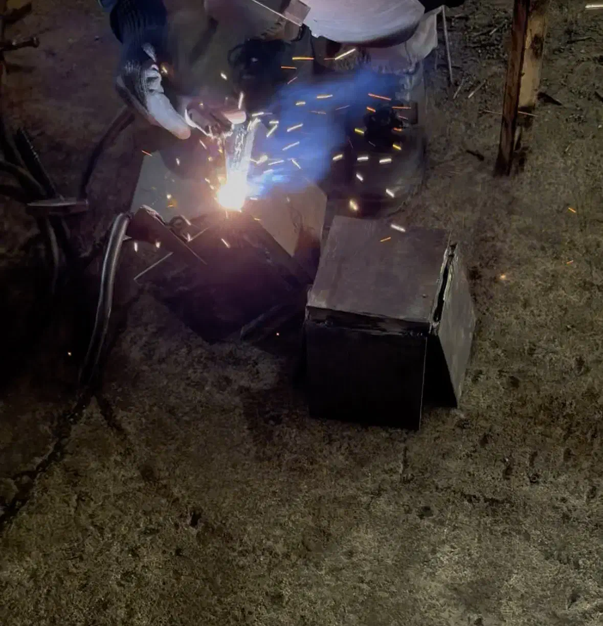 جوشکار حرفه ای|استخدام صنعتی، فنی، مهندسی|بابل, |دیوار