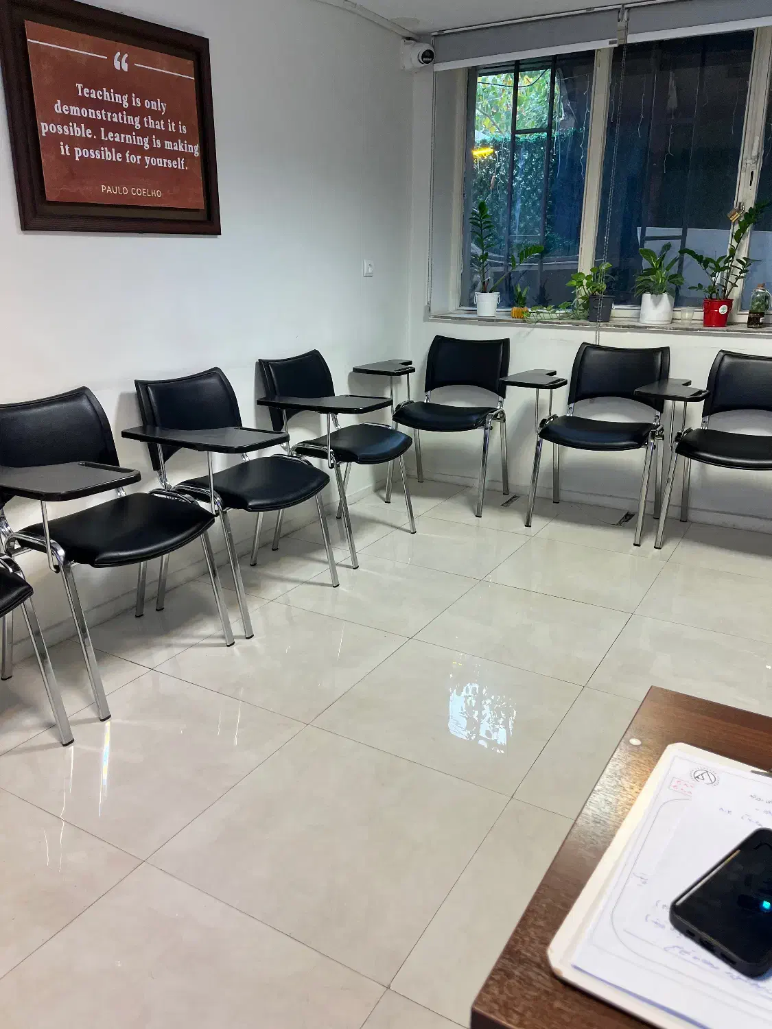 اجاره محیط اموزشی (کلاس با تجهیزات)|اجارهٔ کوتاه‌مدت دفتر کار و فضای آموزشی|تهران, آجودانیه|دیوار