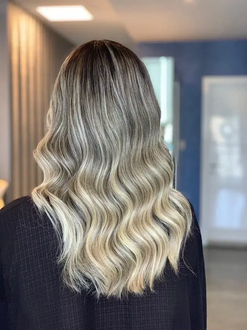 رنگ و لایت حرفه ای قیمت مناسب|خدمات آرایشگری و زیبایی|قزوین, |دیوار