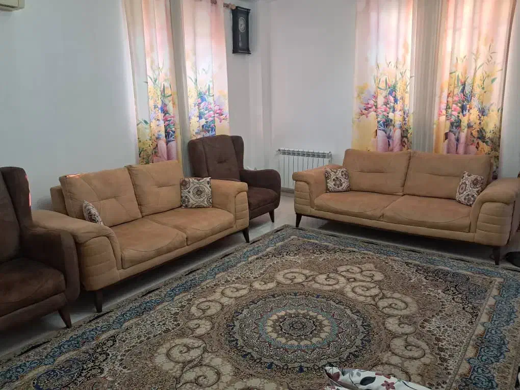 مبل ۷ نفره در حد نو|مبلمان خانگی و میز عسلی|رشت, نیروی دریایی|دیوار