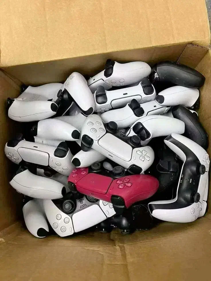 دسته پلی پنج ps5 (دسته بازی)|کنسول، بازی ویدئویی و آنلاین|خرمآباد, |دیوار