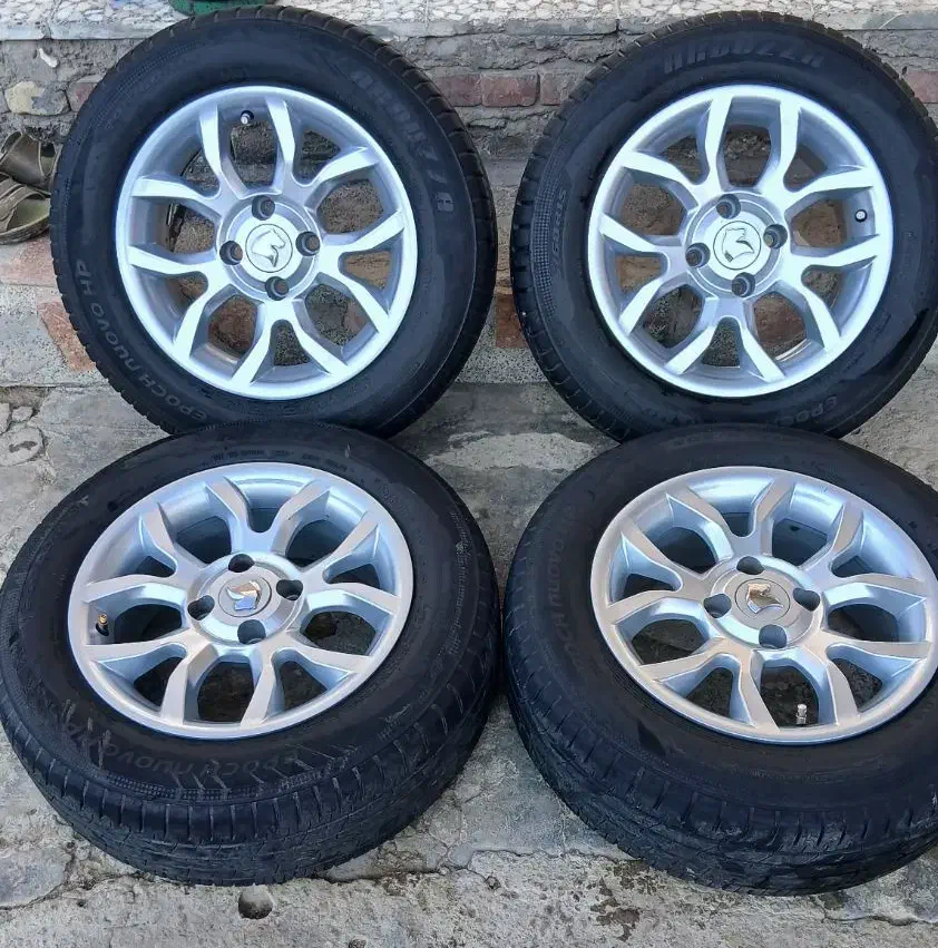 رینگ ۱۵شاخ گوزنی اروند اصل شرکتی و لاستیک خارجی|قطعات یدکی و لوازم جانبی|میاندوآب, |دیوار