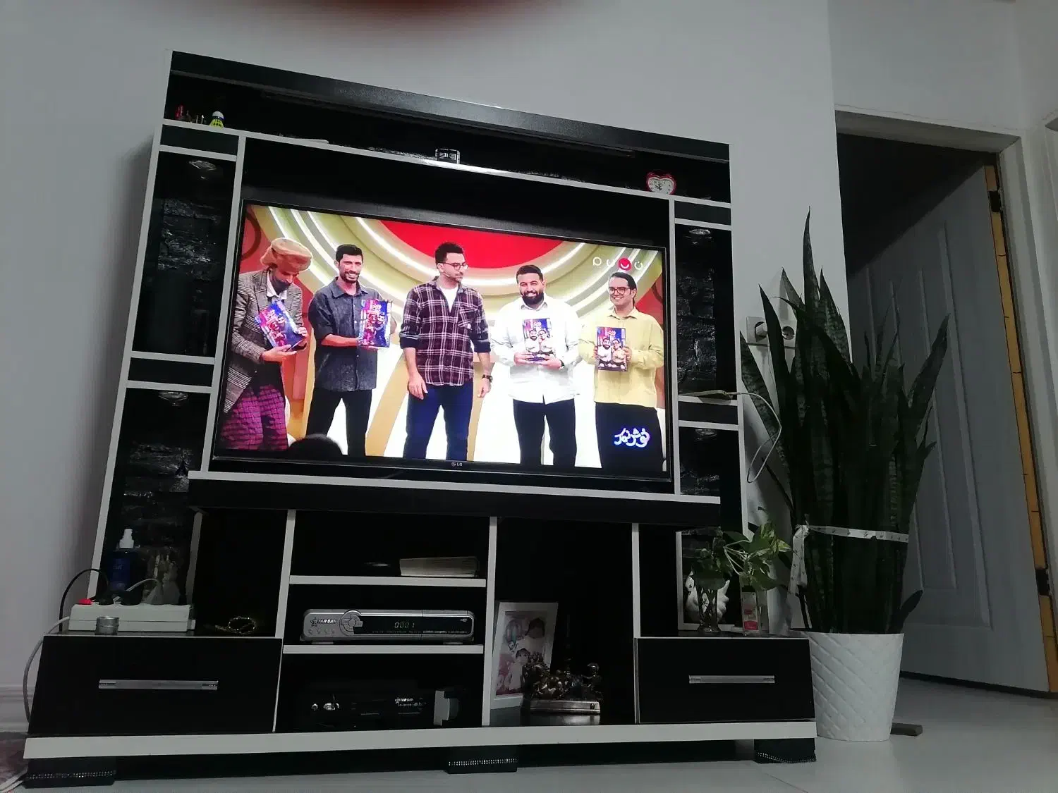 میز تلویزیون|میز تلویزیون|رستم‌آباد, |دیوار