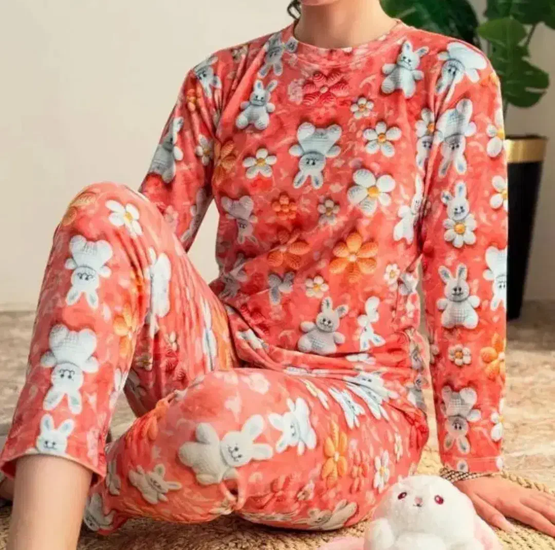 ست بلوز و شلوار مخمل روباهی به قیمت عمده|لباس|اردکان, |دیوار