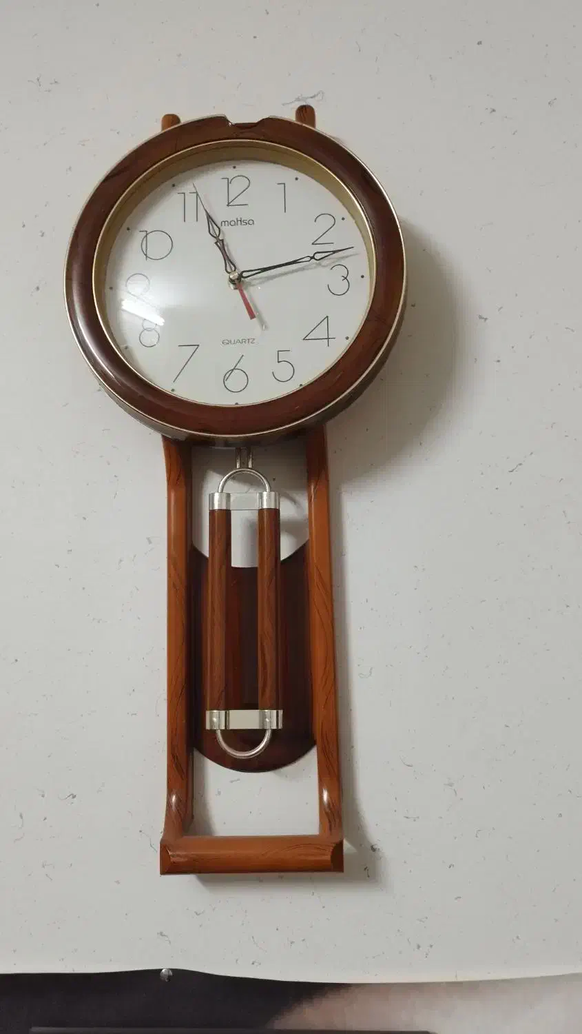 فروش دو ساعت دیواری دست دوم|ساعت دیواری و تزئینی|اصفهان, احمدآباد|دیوار