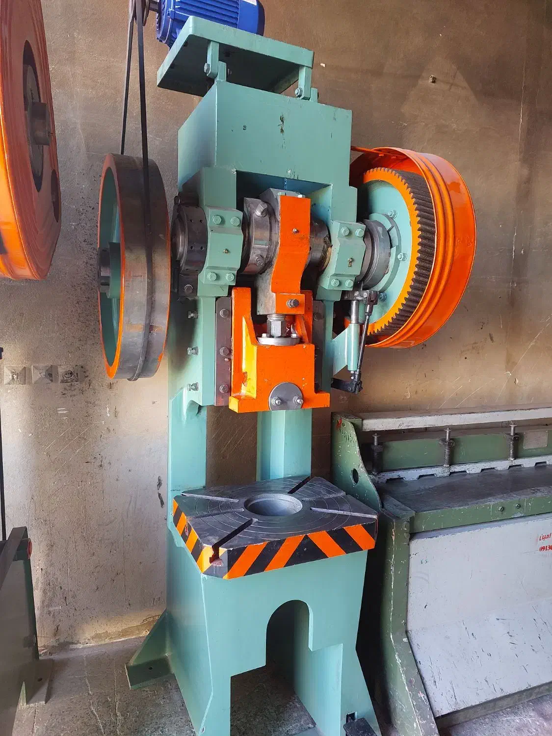 خم وگیوتین پمپ باد،پرس ضربه ای|ماشینآلات صنعتی|خمینیشهر, |دیوار